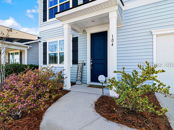 3rd image of 104 Hartwell Rd