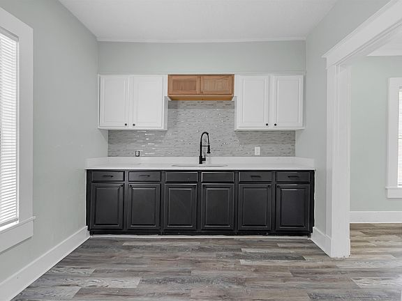 4th image of 3468 Mayflower Ave