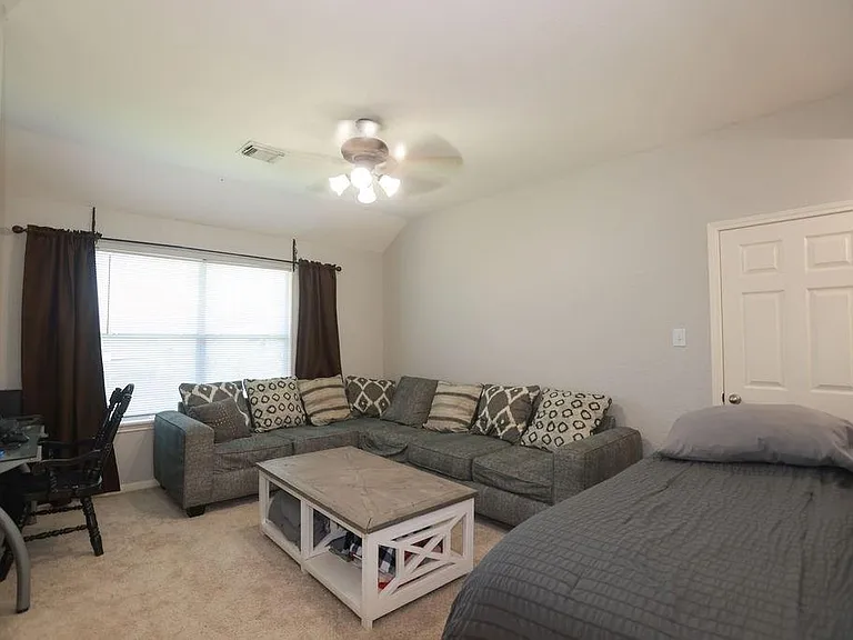 7822 Ravens Point Dr — Photo 23