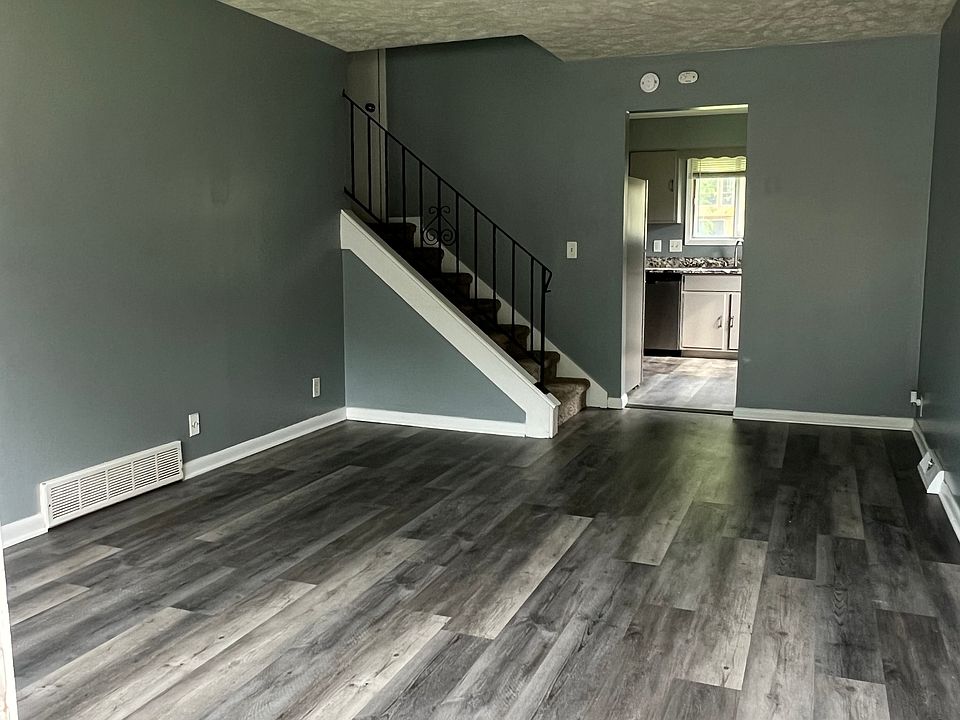 1st image of 11226 Roxbury Dr #11226