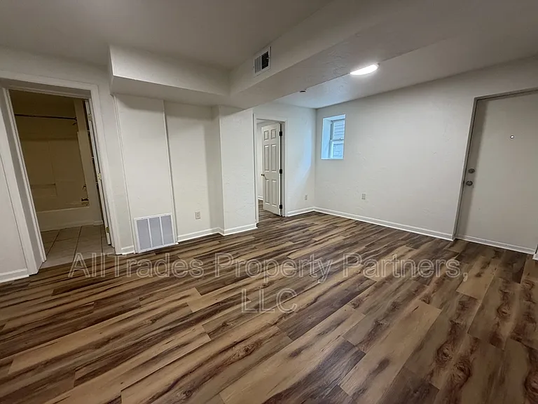 527 Duquesne Ave #1 — Photo 4