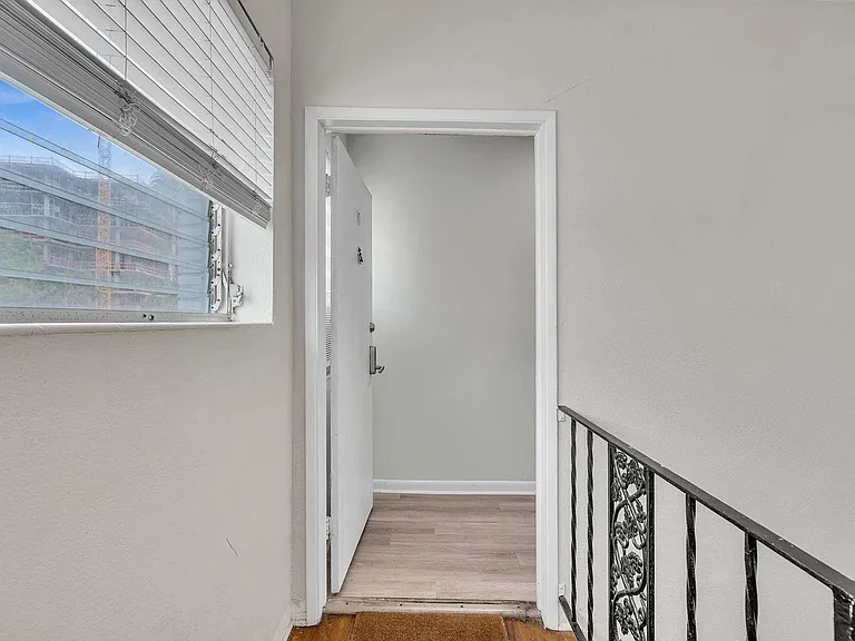 10004 E Bay Harbor Dr #ID1527171P — Photo 4