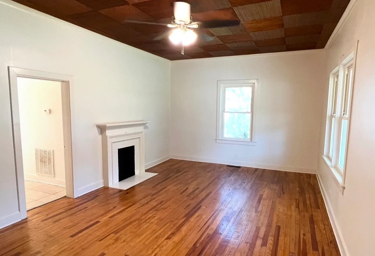 3 bed, 1351 sqft, $1,850 — Photo 4