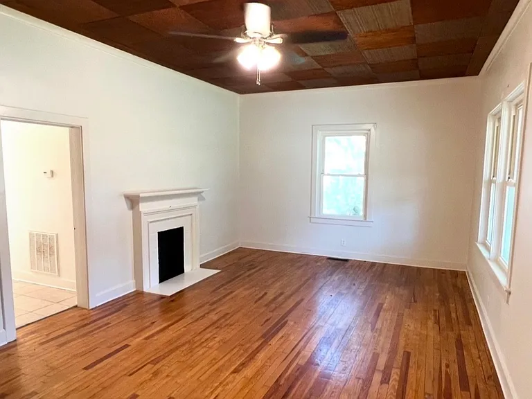 462 Spring St — Photo 4