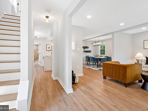 3rd image of 110 E Spring St