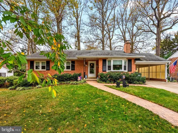 7515 Fairwood Ln, Falls Church, VA 22046