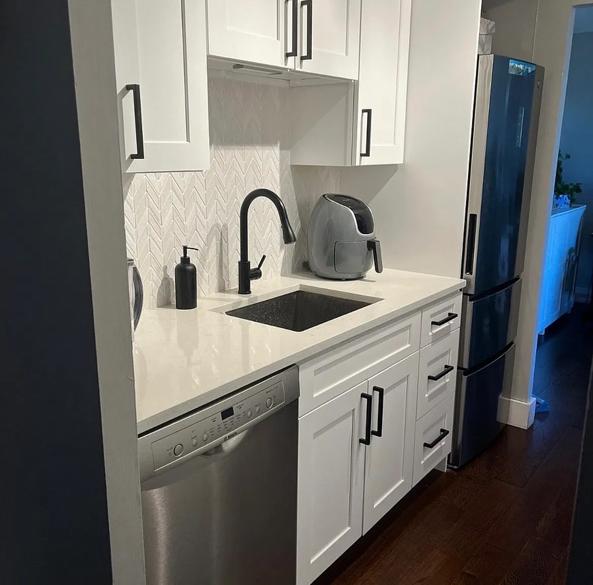 1 bed, 820 sqft, $1,650 — Photo 3