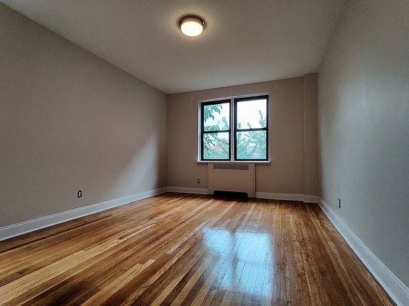 2nd image of 50 Overlook Ter #4A