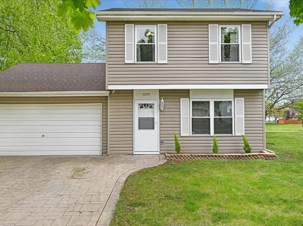 1210 Camden Ln, Aurora, IL 60504