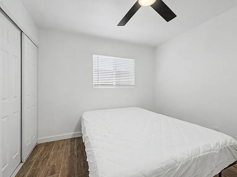 W 6th Dr — Photo 3