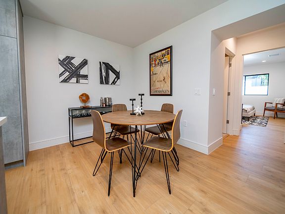4th image of 1835 N Kenmore Ave APT 5