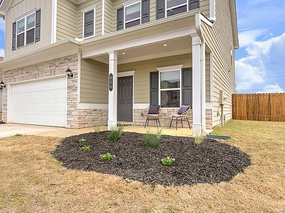 4th image of 636 Summerfield Ln NW