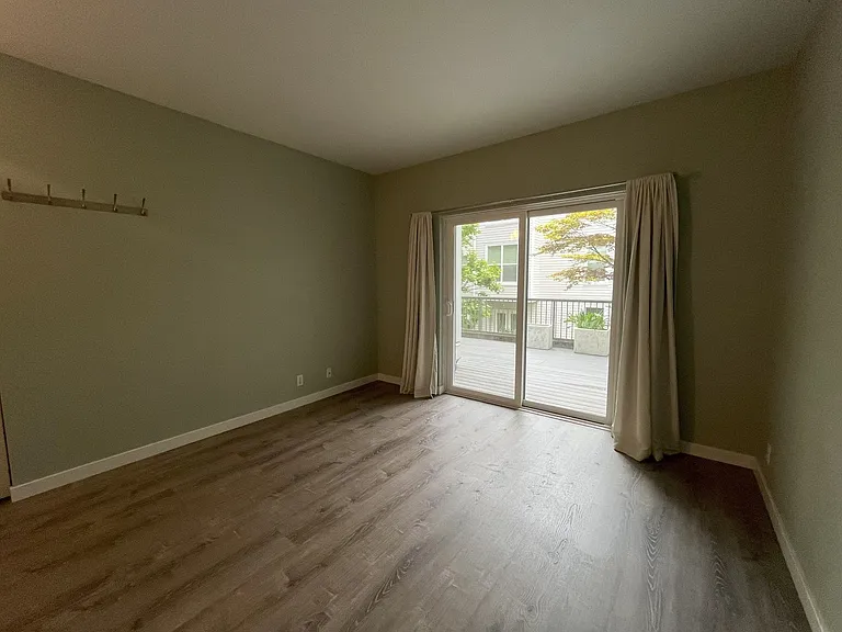 1730 S Harbor Way #303 — Photo 16