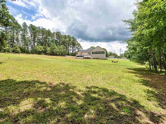 4th image of 220 Glenn Dr