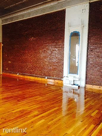 1089 Broadway-Livingroom1