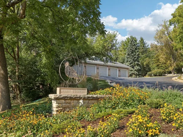 2283 Quail Hollow COURT #A, Delafield, WI 53018