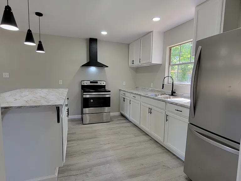 1615 Outer Dr — Photo 5
