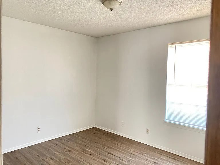 285 Nottingham Trl — Photo 13