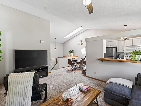 3rd image of 8087 Curtis Ln