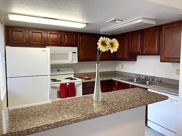 5317 Indian River Dr — Photo 7