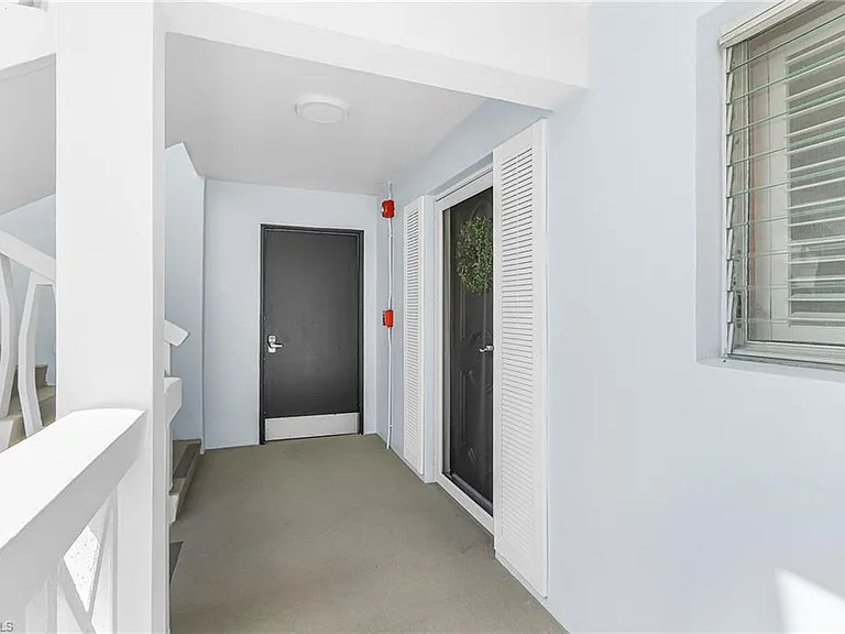 280 2nd Ave S #206 — Photo 4