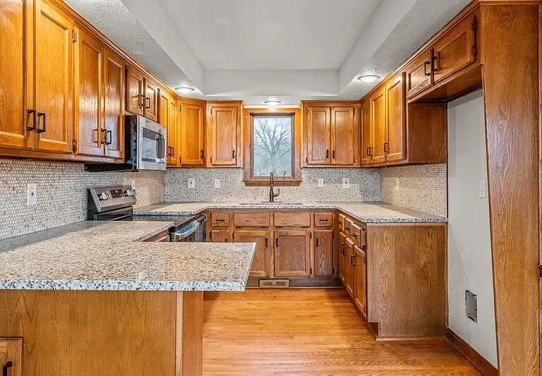 2145 S Todd Ave — Photo 9