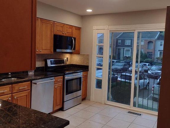 5th image of 10712 Castleton Turn
