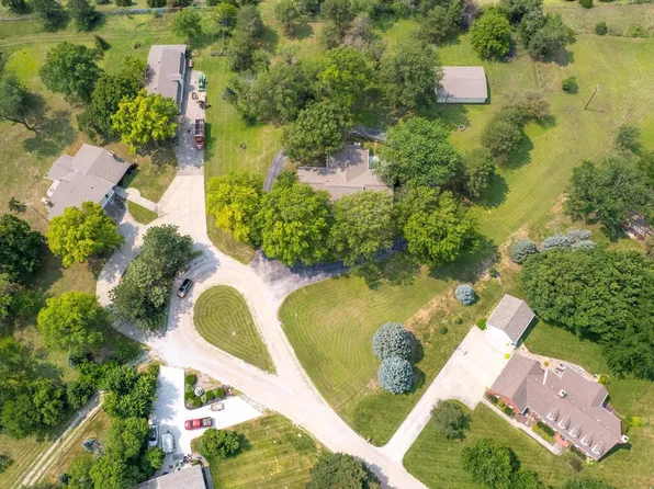 6101 Frontier Rd, Lincoln, NE 68516