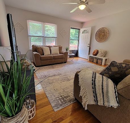 3rd image of 801 BOSTON Avenue