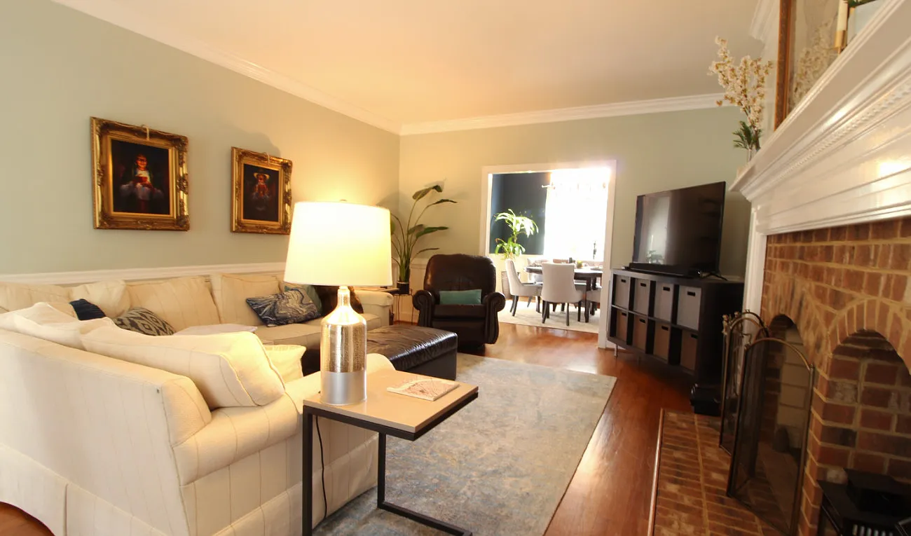 4 bed, 2328 sqft, $3,295 — Photo 3