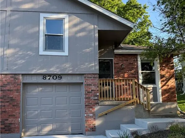 8709 N Hull Ave, Kansas City, MO 64154