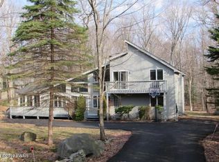 103 Comstock Dr, Lords Valley, PA 18428