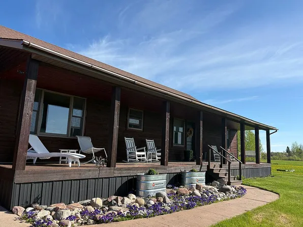 8171 S Riverside Dr, Sault Sainte Marie, MI 49783
