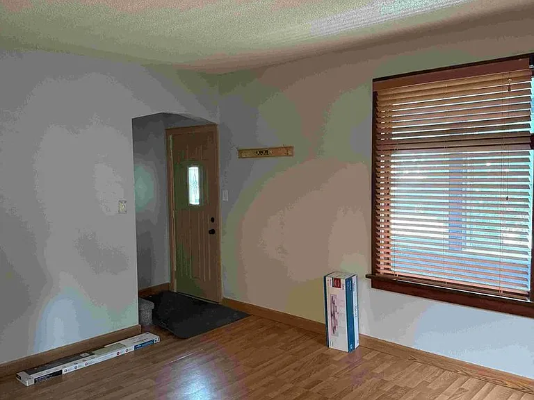 304 10th Ave S — Photo 7