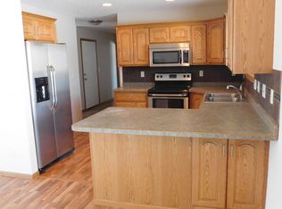 750 16th Avenue Ct W, West Fargo, ND 58078