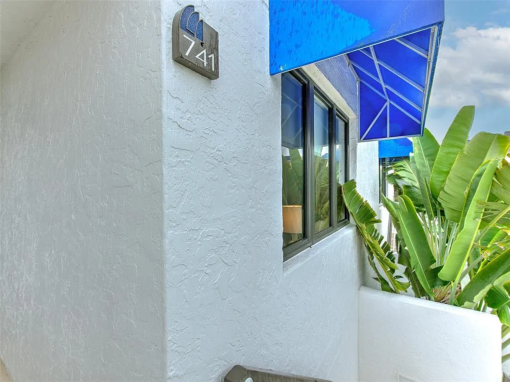 2 bed, 2.0 bath, 1426 sqft, $6,000 — Photo 4