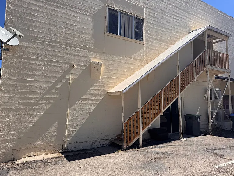 71 S Gay St #A — Photo 2