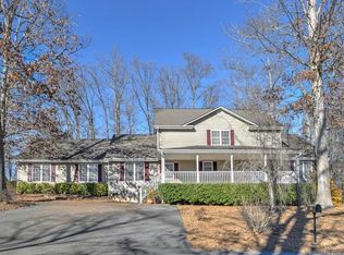 103 Yarrow Ln, Candler, NC 28715
