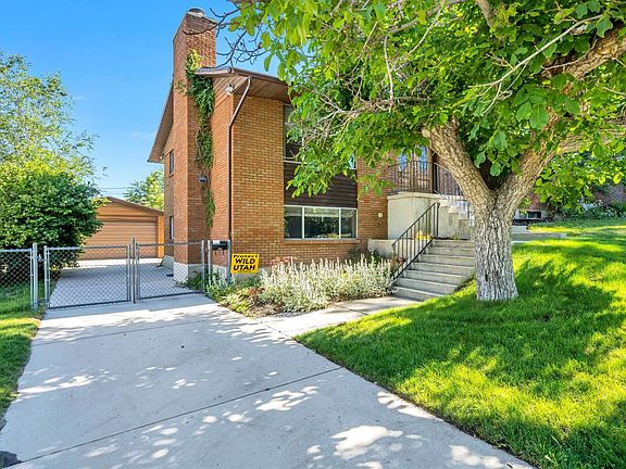 3rd image of 2555 E Elm Ave #2555
