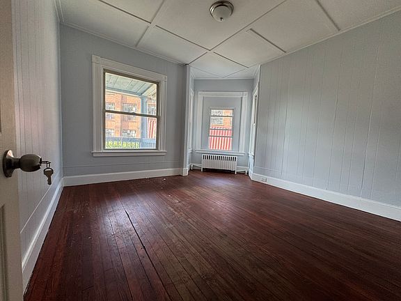 4th image of 106-1A Johnson St