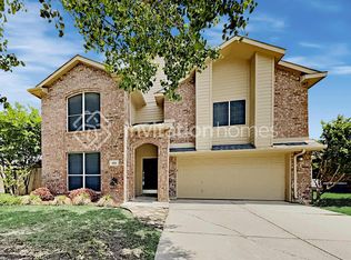 921 Mockingbird Dr, Saginaw, TX 76131