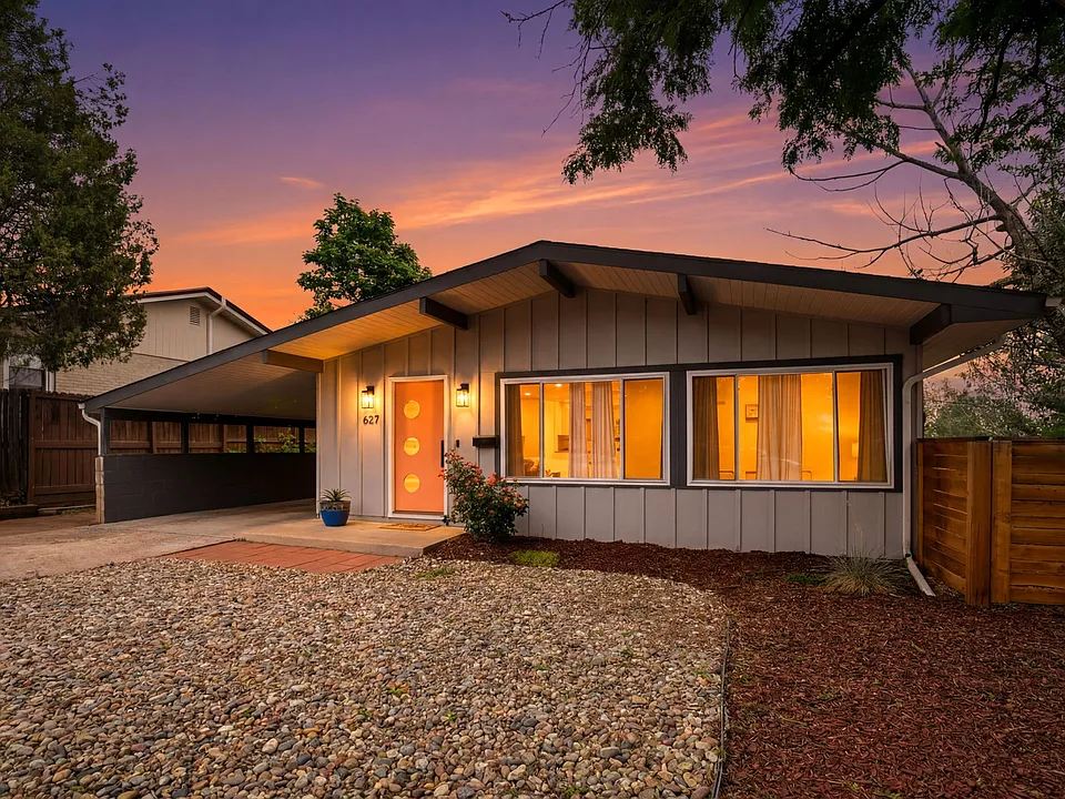 627 Skyline Ave