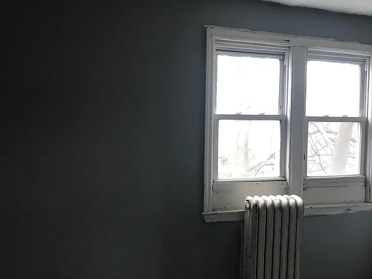 932 W 8th St — Photo 16