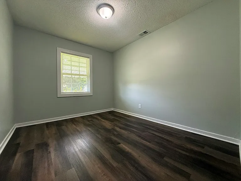 332 Flynn Rd — Photo 7
