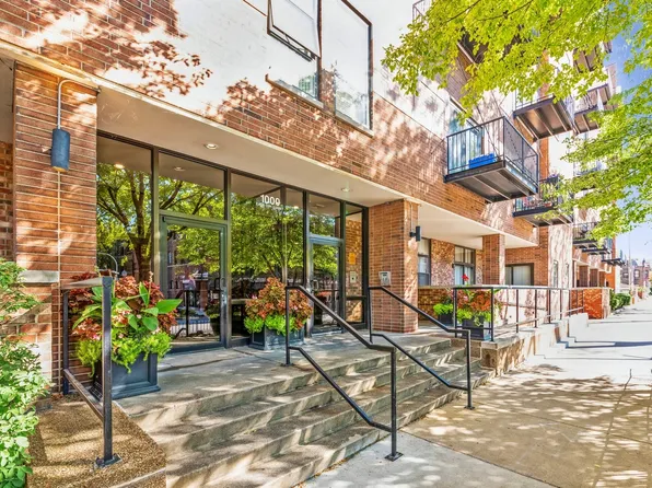 1000 E 53rd St Unit 302, Chicago, IL 60615