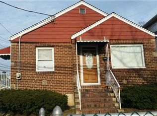 12025 Farmers Blvd, Saint Albans, NY 11412