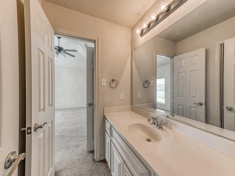 5716 Sleepy Creek Ln — Photo 28