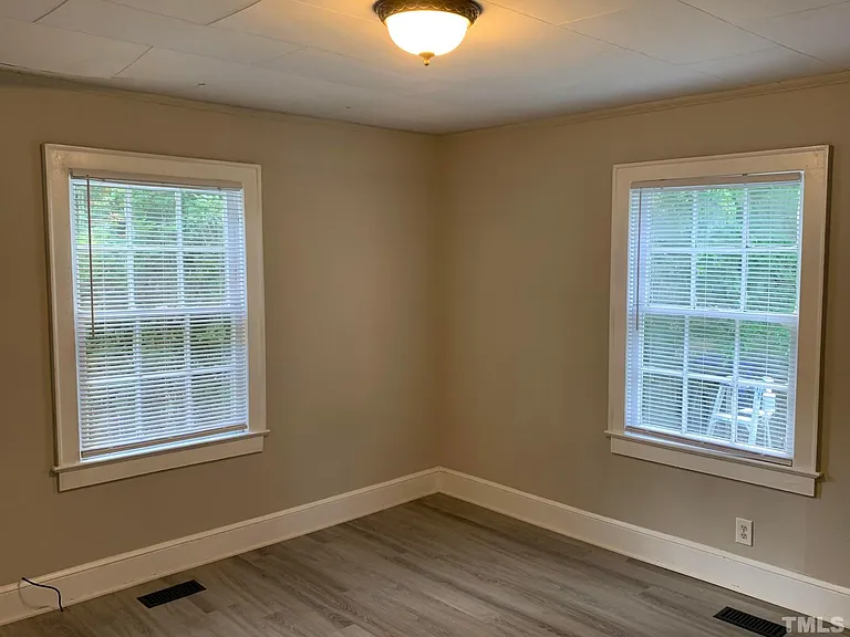 203 Hillsborough Rd — Photo 12