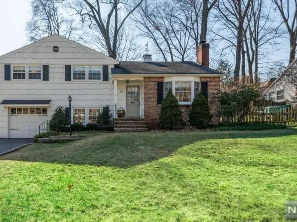 39 James St, Westwood, NJ 07675