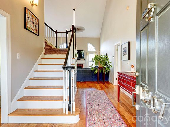 3rd image of 10207 Rougemont Ln